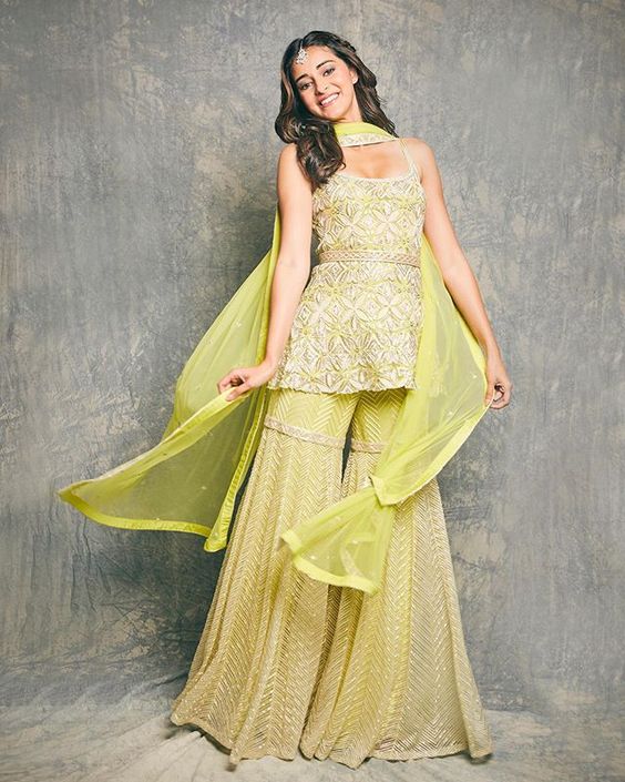 7 stunning outfit ideas for the wedding functions - Andaaz Fashion Blog