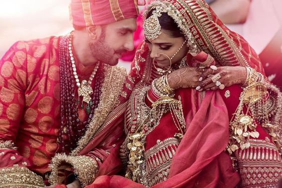 BEST BOLLYWOOD BRIDE AND GROOM OUTFITS TO GET INSPIRATION FROM