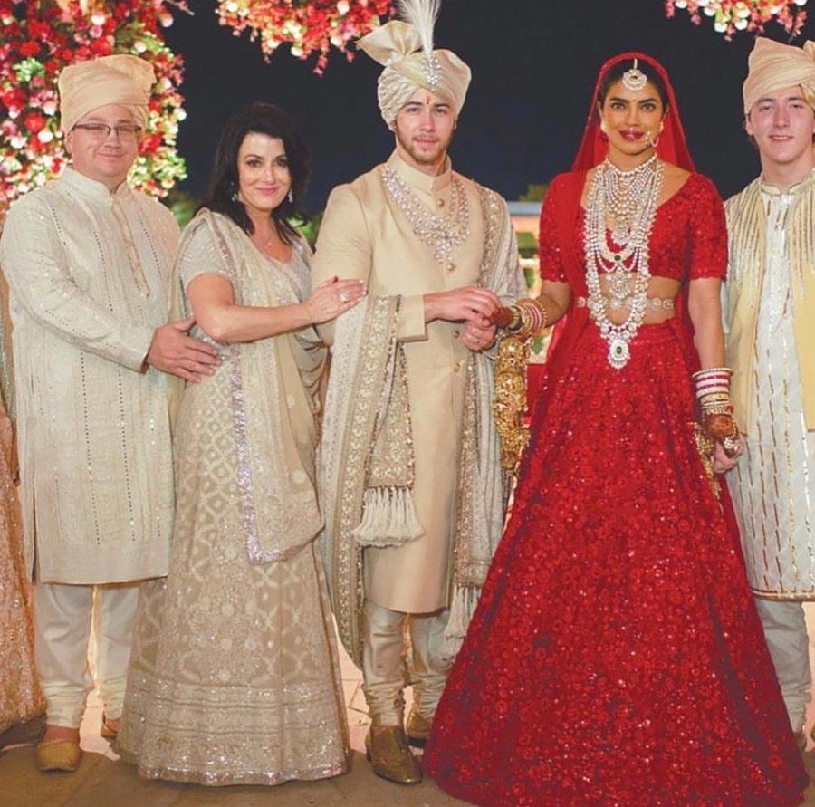 BEST BOLLYWOOD BRIDE AND GROOM OUTFITS TO GET INSPIRATION FROM