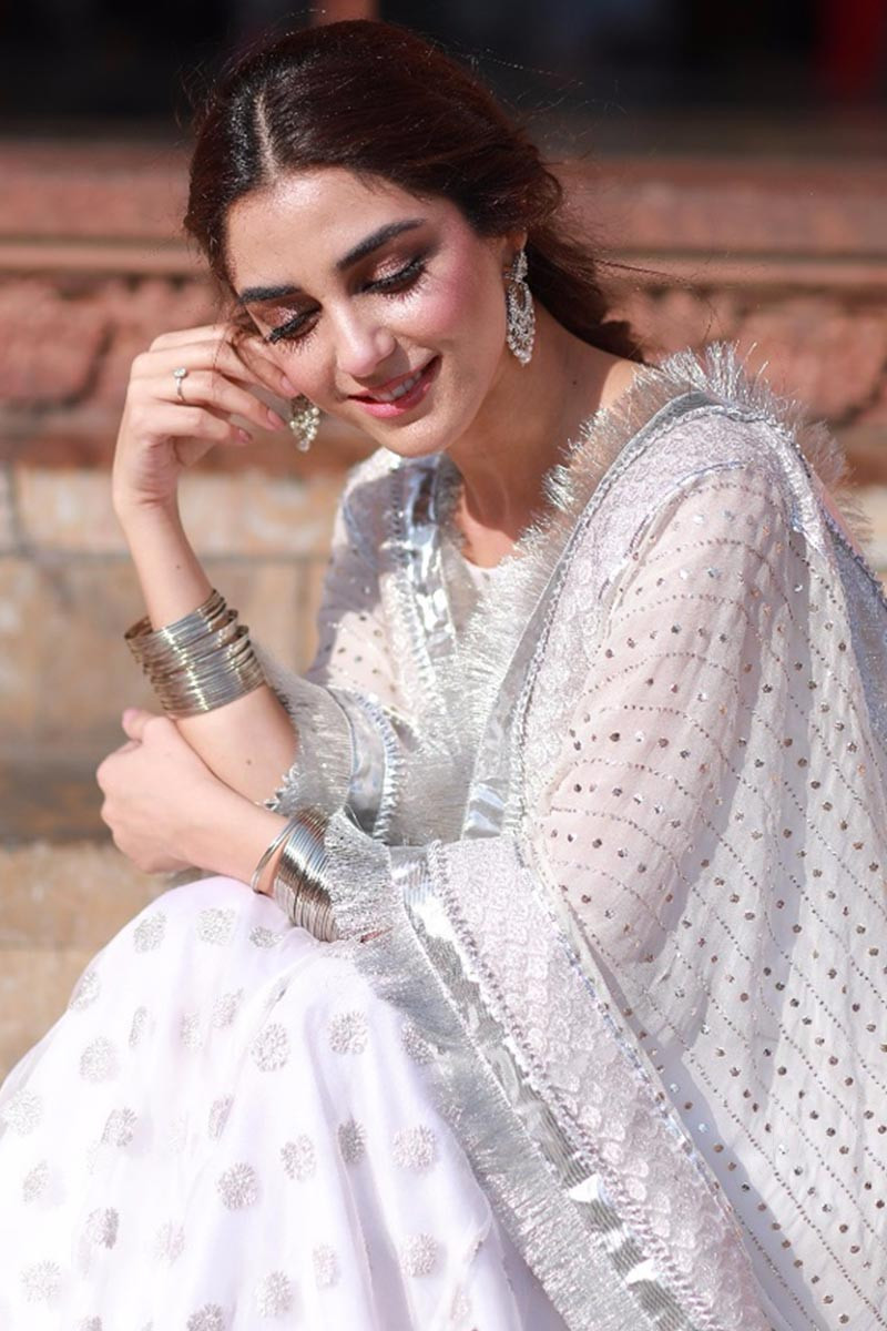 PAKISTANI CELEBRITIES INSPIRED EID OUTFITS - Andaaz Fashion Blog, image size:800x1200