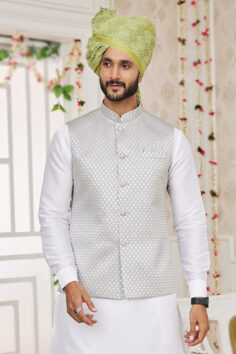 Accessorizing Indian Dressess for Groom: A Style Guide